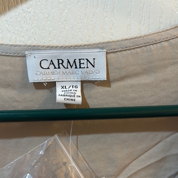 Carmen Marc Valvo Tan Long Sleeve Relaxed Blouse - Picture 3 of 4